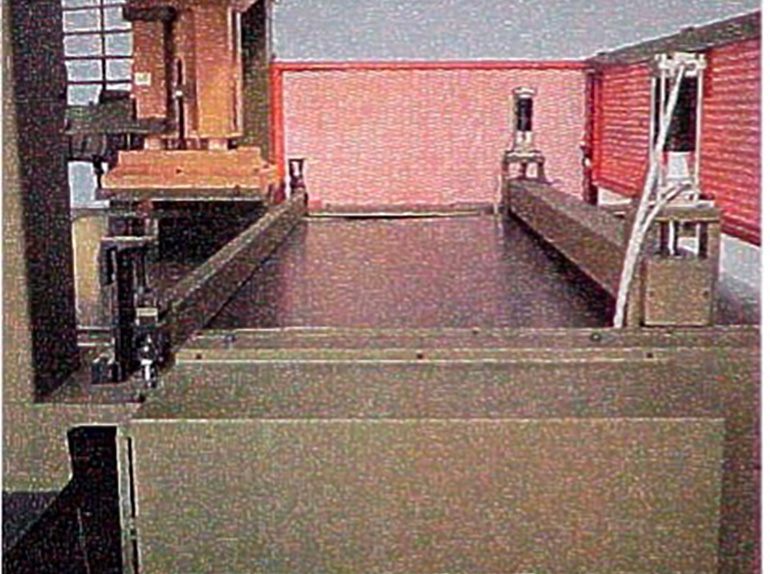 Alimentatore a pinze pneumatiche