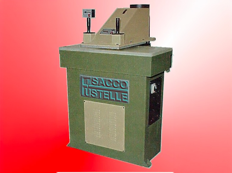 Fustellatrice a bandiera piano di lavoro da 800x400 a 1200x500 Potenza da 16 a 27 ton.